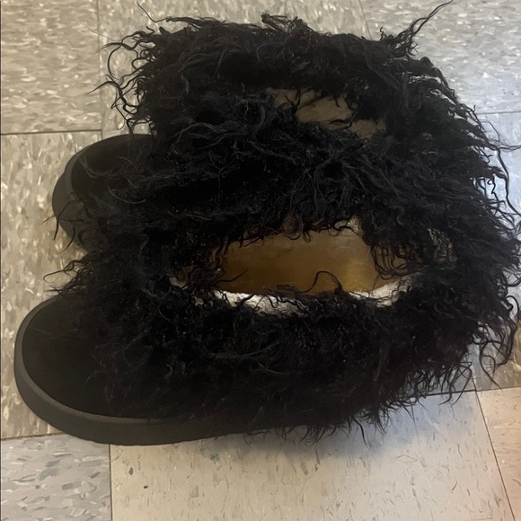 New Black Faux Fur Ankle Boots – Cozy Statement Winter Booties (8.5–9) - Picture 4 of 5